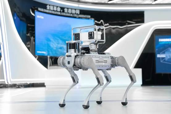 图片包含 前, 汽车, 水, 男人
AI 生成的内容可能不正确。